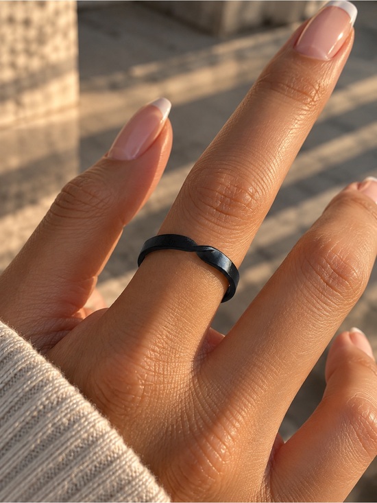 Other - Black Minimal Twist Smart Ring